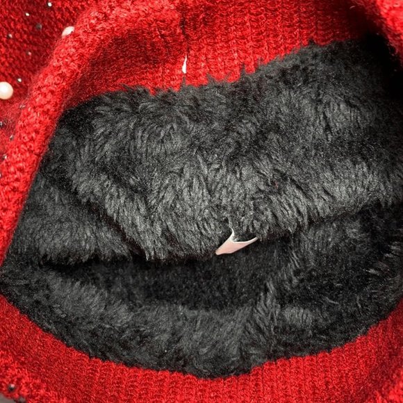 NWT Pearl and rhinestone fleece lined pompon hat - Picture 4 of 4
